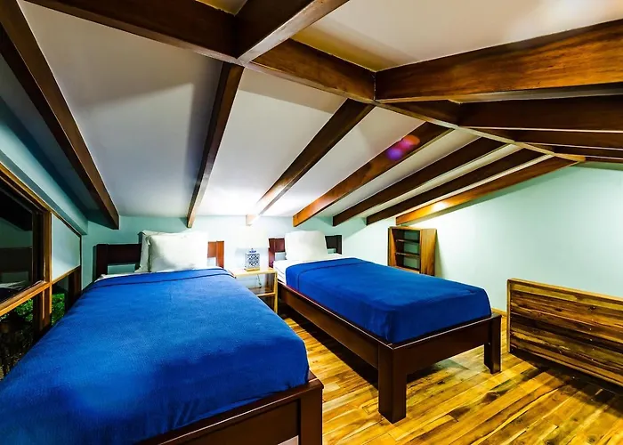 Сasa de vacaciones Newly Remodeled Across From The