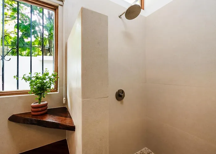 Сasa de vacaciones Newly Remodeled Across From The