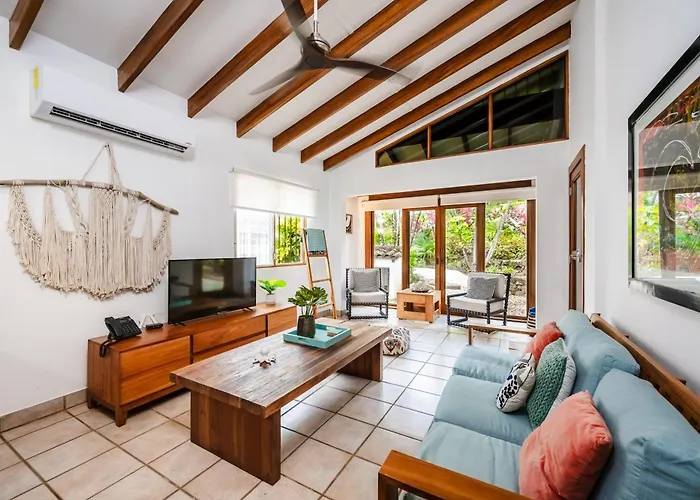 Сasa de vacaciones Newly Remodeled Across From The