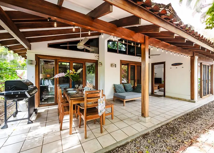 Сasa de vacaciones Newly Remodeled Across From The